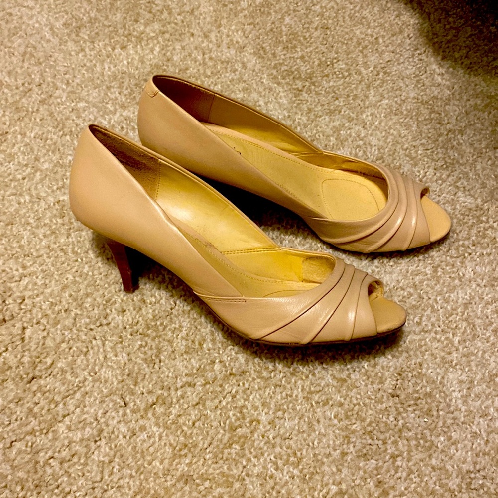 Dress shoes